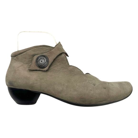 Think MADE IN ITALY Aida Court shoes taupesuede - size 8 / EU 38